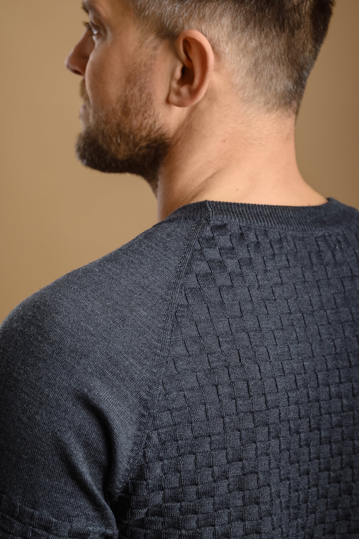 Rankų darbo merino vilnos megztinis vyrui