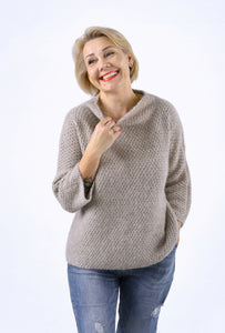 megztas moteriškas rusvas megztinis