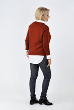 Load image into Gallery viewer, Rudos spalvos merino vilnos megztinis
